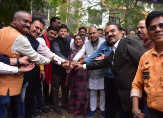 महापौर व सभापति ने किया प्रेसक्लब वाटिका का भूमिपूजन*